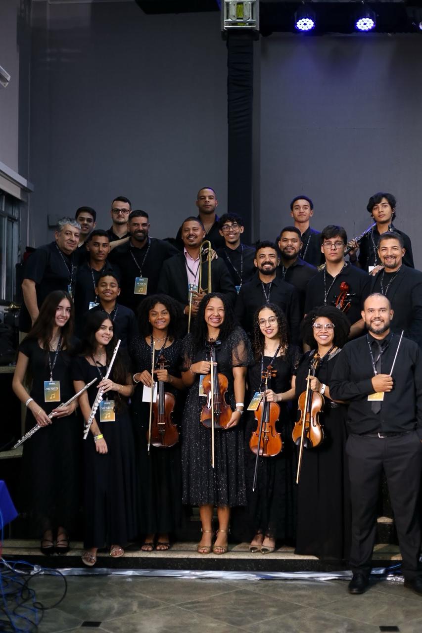 Músicos reunidos com seus instrumentos no EJM Rio 2026.